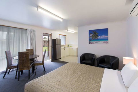 Best Western Colonial Village Motel - C Tourism 1
