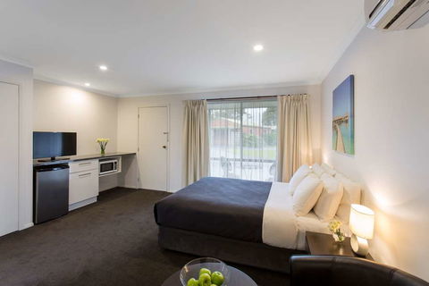 Best Western Colonial Village Motel - C Tourism 2