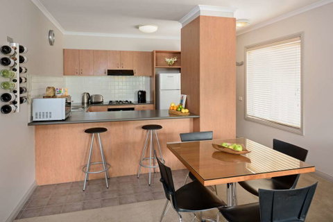 Ringwood Royale Apartment Hotel - C Tourism 3