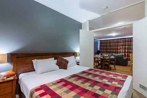 Mont Clare Boutique Apartments - C Tourism 4