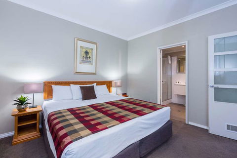 Mont Clare Boutique Apartments - C Tourism 6
