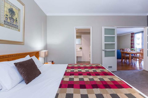 Mont Clare Boutique Apartments - C Tourism 7