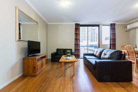 Mont Clare Boutique Apartments - C Tourism 8