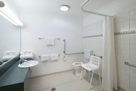 Best Western Crystal Inn - C Tourism 12