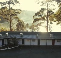 The Fox  Hounds Inn - C Tourism