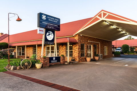 Parkes International - C Tourism 0