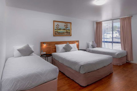 Econo Lodge Lilydale - C Tourism 0