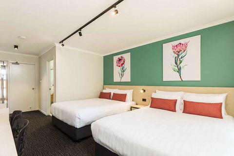 NIghtcap At Balaclava Hotel - C Tourism 5