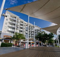Oaks Waterfront Resort - C Tourism