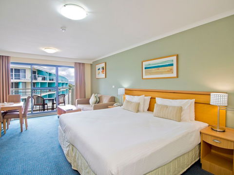 Oaks Waterfront Resort - C Tourism 2