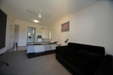 Black Rock Inn - C Tourism 2