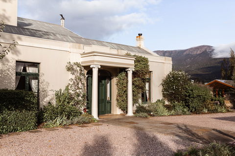 Islington Hotel - C Tourism 0