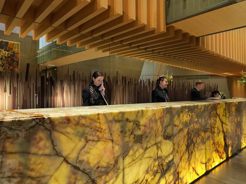 Meriton Suites World Tower - C Tourism 1