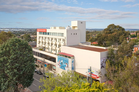 Metro Hotel Miranda - C Tourism 0