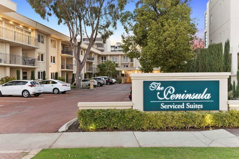 The Peninsula Riverside Apartments - C Tourism 1