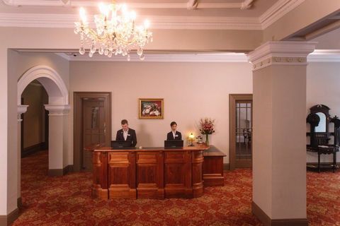 Hadley's Orient Hotel - C Tourism 1