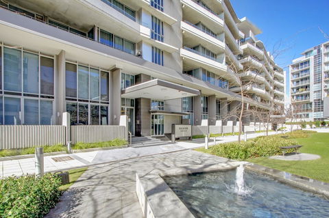 Realm Park 39 Barton ACT - C Tourism 40