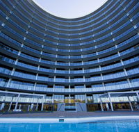 Accommodate Canberra - Manhattan on the Park - C Tourism