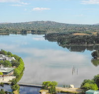 3BR Executive Apartment with Lake and Mountain views - C Tourism