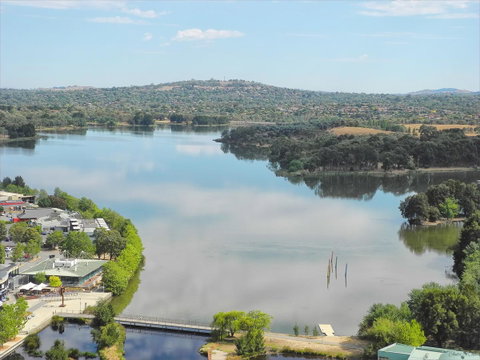 3BR Executive Apartment With Lake And Mountain Views - C Tourism 0