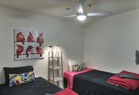 3BR Executive Apartment With Lake And Mountain Views - C Tourism 4