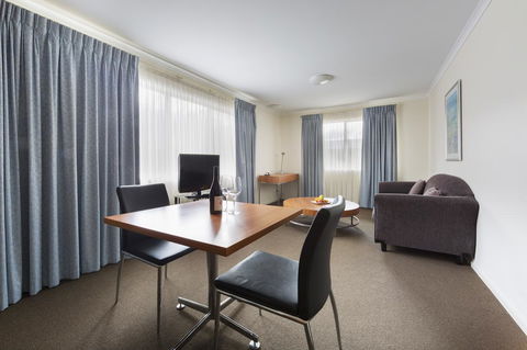 Ramada Encore Belconnen - C Tourism 10