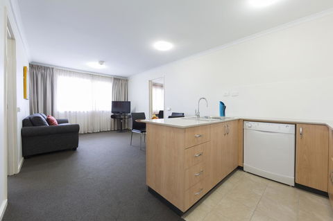 Ramada Encore Belconnen - C Tourism 6