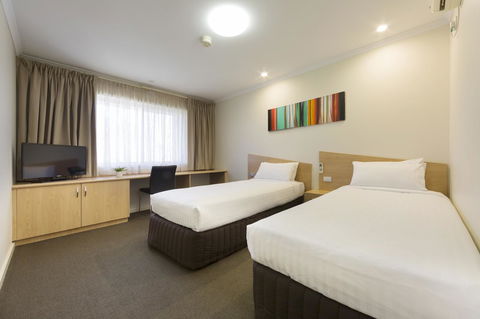 Ramada Encore Belconnen - C Tourism 5