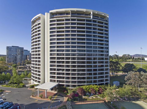 BreakFree Capital Tower Apartments - C Tourism 8