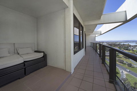 BreakFree Capital Tower Apartments - C Tourism 35