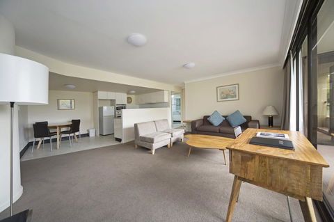 BreakFree Capital Tower Apartments - C Tourism 26