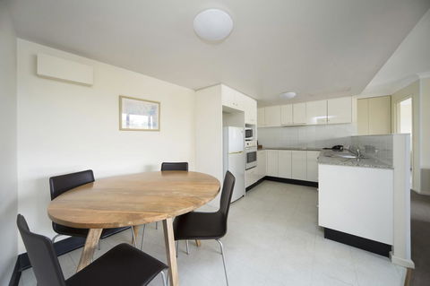 BreakFree Capital Tower Apartments - C Tourism 27
