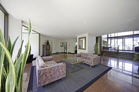 BreakFree Capital Tower Apartments - C Tourism 21