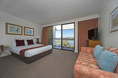 BreakFree Capital Tower Apartments - C Tourism 34