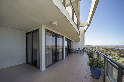 BreakFree Capital Tower Apartments - C Tourism 33