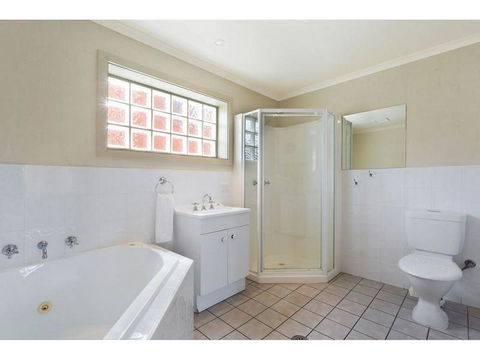 Heritage House Motel & Units - C Tourism 25