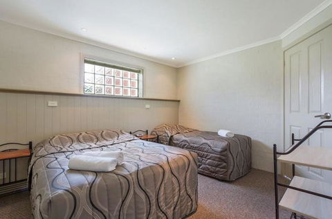 Heritage House Motel & Units - C Tourism 19