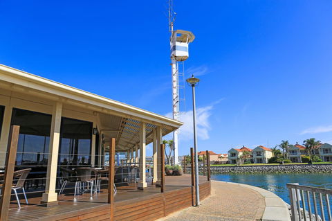 Marina Hotel - C Tourism 36