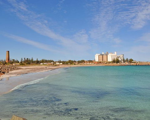 Wallaroo Marina Waterfront Luxe Apartment - C Tourism 3