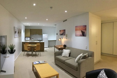 Wallaroo Marina Waterfront Luxe Apartment - C Tourism 2
