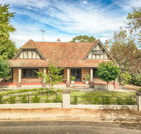 The Tudor House - C Tourism