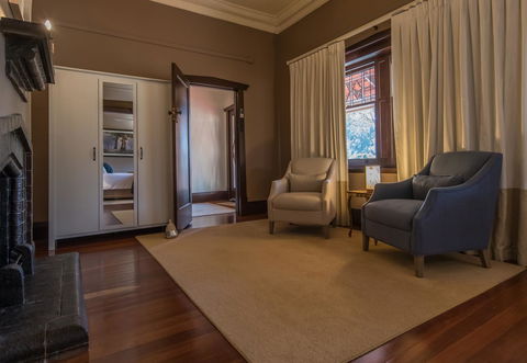 The Tudor House - C Tourism 3