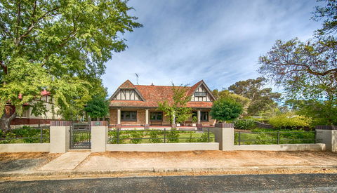 The Tudor House - C Tourism 21