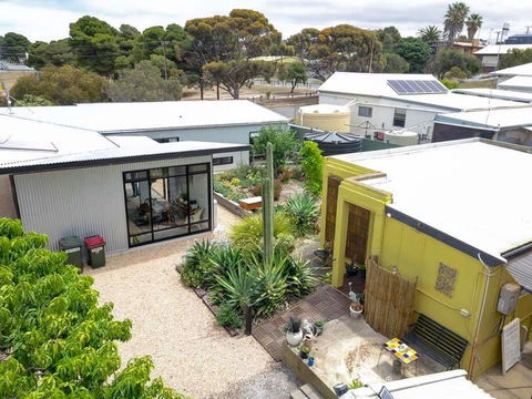 Sinclair Eco House - C Tourism 15