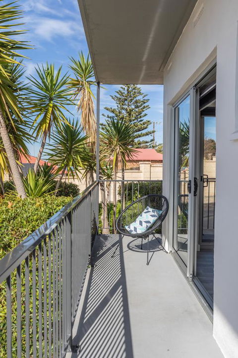 Bay 10 - Suites And Apartments - C Tourism 4
