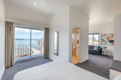 Bay 10 - Suites And Apartments - C Tourism 11