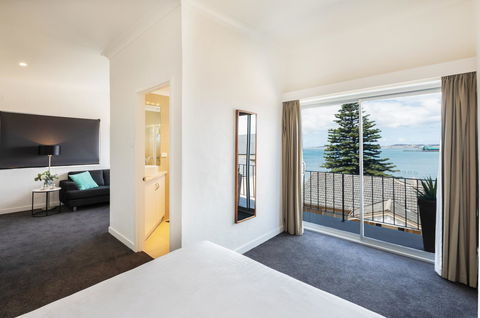 Bay 10 - Suites And Apartments - C Tourism 7