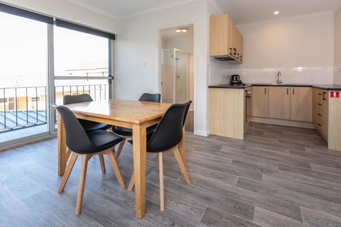 Bay 10 - Suites And Apartments - C Tourism 10
