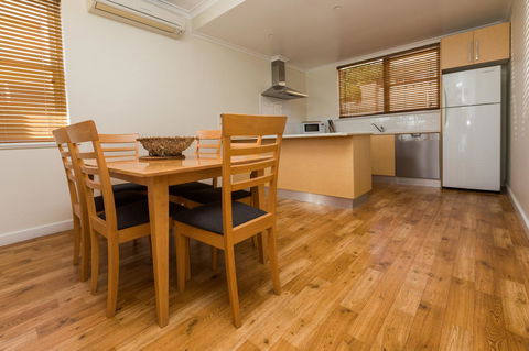 Bay 10 - Suites And Apartments - C Tourism 32