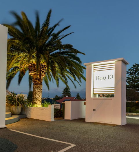 Bay 10 - Suites And Apartments - C Tourism 16
